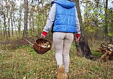 milf struts tight pants through woods shaking huge ass