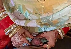 bahut gandi baatein ke saath sasur ne bahu ki gaand me creampie daala??