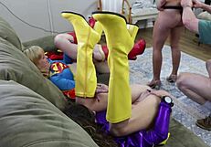 Homemade petite girl bares small tits backstage for raw amateur action!