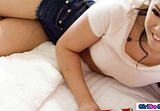 does tall busty babe crush petite asian under facesit scissor?