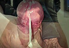 Amatoriali sborrate casalinghe con seghe e gemiti da un cazzo grosso, omaggio di sperma voluttuario?