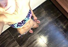 Sweaty gym babe teases her fit body during steamy workout session