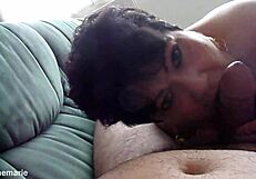 Love how amateur chienne sucks cock for that messy facial cumshot