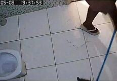 hidden cam catches busty bbw neighbor shaving huge brazilian milf pussy in bath