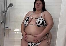 I'm luxuriousbbws oiled hucow rubbing chubby tits and pussy in shower
