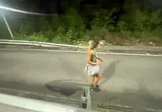 Esposa Sendo Seguida E Da Pro Seguido Na Rua