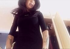 stripper girl is embarassed cause she farts while she dance