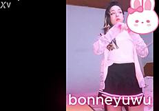 Bonneyuwu petite argentina masturbates in skirt