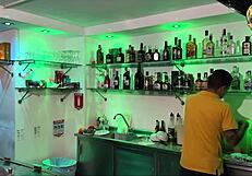 Bartender seduces me and fucks me without condom