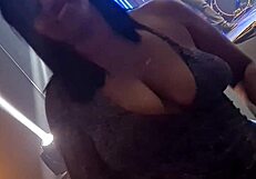 Vale night de casal levei minha esposa na balada e ela foi com outro pro motel dar o cu sem camisinha