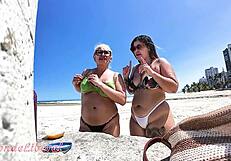 Eu E Minha Amiga Safada Nos Pegamos Na Praia Pra Todo Mundo Ver