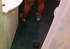 mi madrastra es la mejor en la ducha mojada