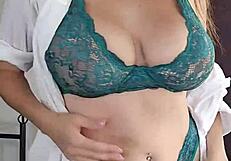 Hot milf sekret ka pomaly striptiz tanec teases obrovska prsa