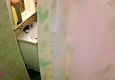 mi madrastra es la mejor en la ducha mojada