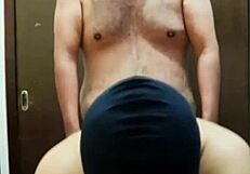 Gozando la jugosa verga del jefe de mi esposo mientras no esta en casa tetona natural eva hotwife