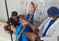 inseminada pelo medico dotado por tras do corno