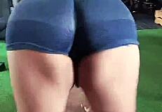 sexo a escondidas en el baño del gimnasio