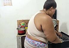 Vejo Minha Madrasta De Calcinha E Faço Ela Ter Um Squirt