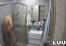 Luuv abbadon shaves body carefully before reality show