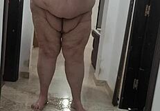 Colmarina Meada Al Amanecer Y Prueba Su Dildo