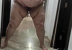 Colmarina Meada Al Amanecer Y Prueba Su Dildo