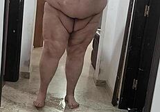 Colmarina Meada Al Amanecer Y Prueba Su Dildo