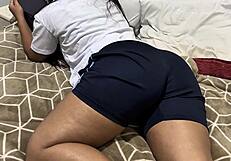 Estudante ficou provocando o padrasto e ele n�o aguentou e gozou na safadinha