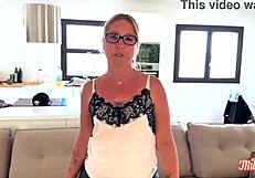 marie milf du siecle se fait annihiler la chatte