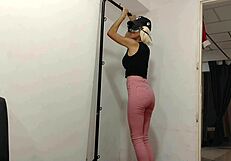 Chica venezolana follada mientras hace ejercicios