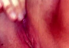 Watch me rub my clit to squirt