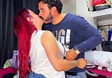 taxista no satisface a su mujer y este le saca la vuelta con su vecino todo suma pezuñas