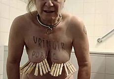 2026 07 06 esclave f urinoir public pinces et humiliations