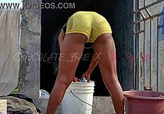 sunday morning i shake my juicy booty for neighbors