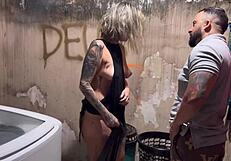 Fodi no pelo a catadora de lata e gozei gostoso na bucetinha dela