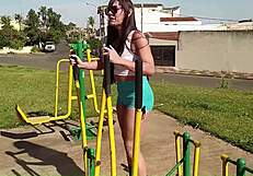 She heads to the gym in slutty clothes to tease guys