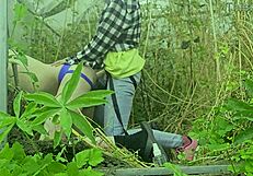 Girl pegs man hard in amateur outdoor scene