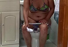 I film my stepmother peeing look at her pussy before and after fucking
