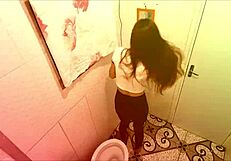 Garota sendo fodida no banheiro de um barzinho por um estranho