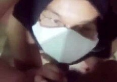 Cewek Indonesia Minum Air Kencing Langsung Dari Kontol