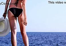 Fit tight model shows her ass