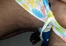 desi bhabhi reaches orgasm while painting nude