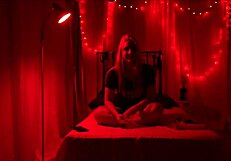 Fetish center gets kinky with Colombian beauty