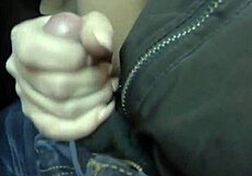 tinejdžerka 18+ daje javni pušjob na avionu i guta spermu