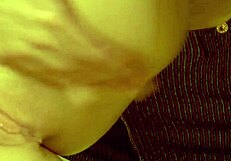 Вау, смотри, как Елена получает масляный массаж от другой девчонки!