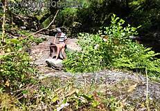 Chockad tjej knullas av främling på nudiststrand!