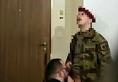 Rekrut Militer Lurus Digoda Teman Gay Pakai Celana Dalam Ketat