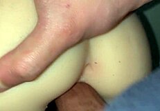 Opsednut sam jebanjem ovog mršavog 18-godišnjaka savršenog dupeta za njen prvi anal