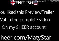 Jeg spænder muskler og kommer i badeværelset