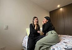 ¡Oye, mi mejor amiga cumple mi fantasía lésbica mientras creo que estoy embarazada de mi esposo!