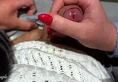 De ce suflă babe-ul drăguț în toaletă publică după mângâieri furișate?